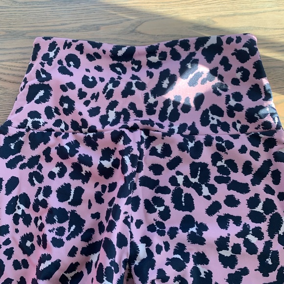 Pink cheetah legging - Picture 3 of 4